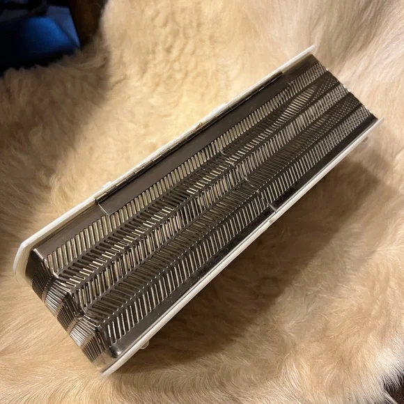 MW Vintage Lucite And Metal Handbag - Picture 6 of 9